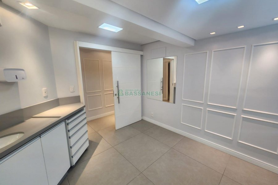 Sala com 80m², 1 vaga, no bairro São Pelegrino em Caxias do Sul para Alugar