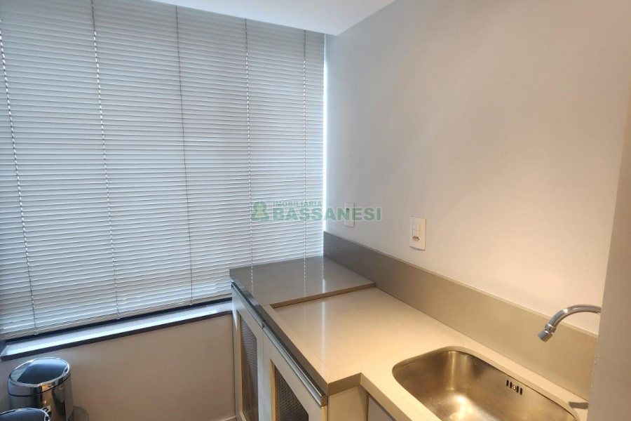 Sala com 80m², 1 vaga, no bairro São Pelegrino em Caxias do Sul para Alugar