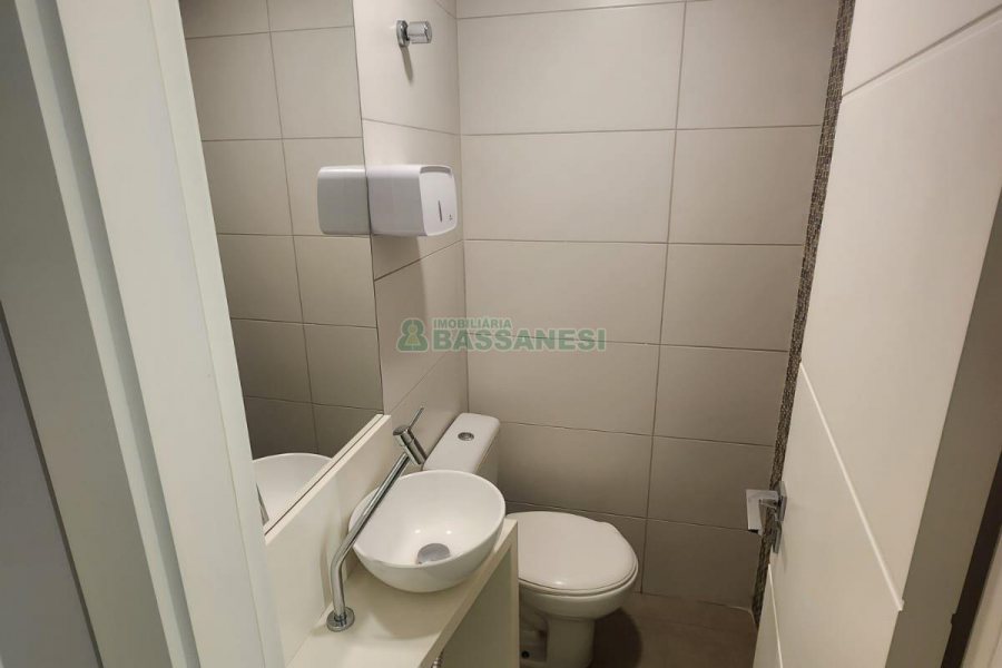 Sala com 80m², 1 vaga, no bairro São Pelegrino em Caxias do Sul para Alugar