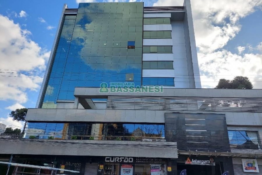 Sala com 80m², 1 vaga, no bairro São Pelegrino em Caxias do Sul para Alugar