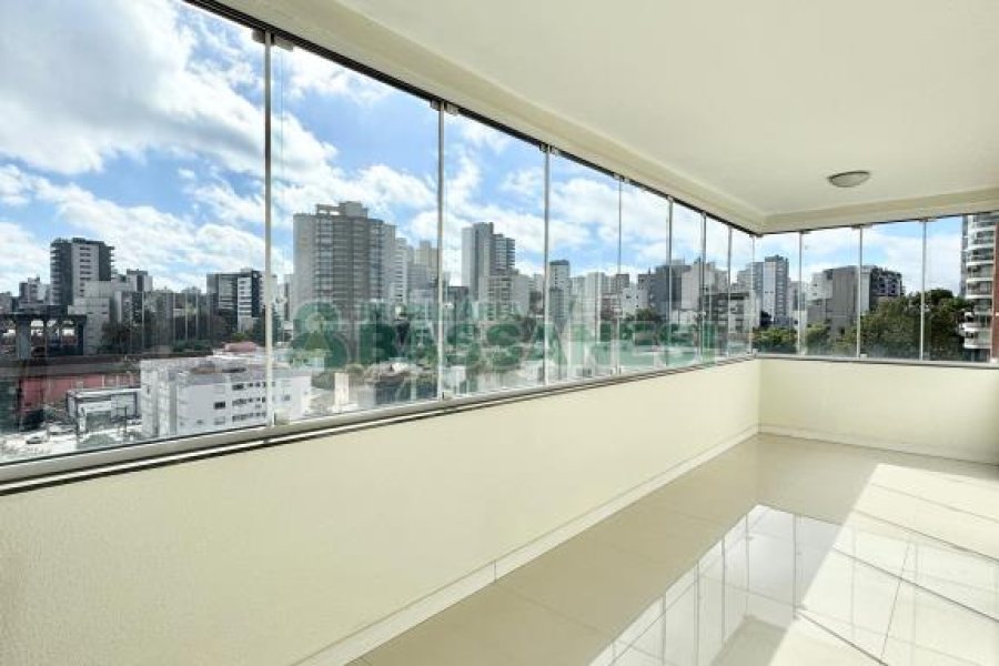 Apartamento com 203m², 2 dormitórios, 2 vagas, no bairro Panazzolo em Caxias do Sul para Alugar