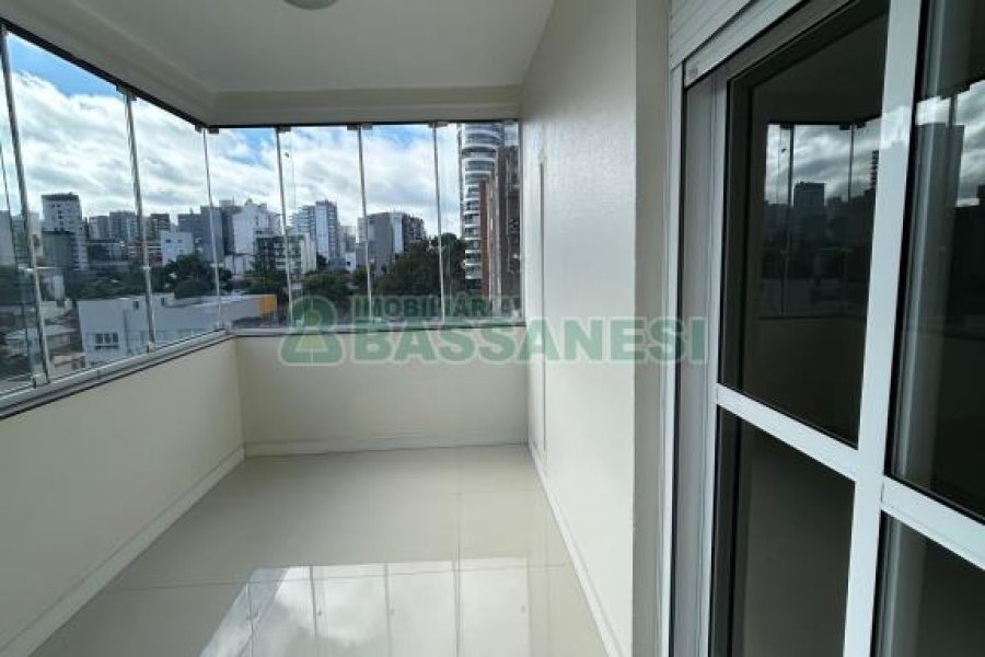 Apartamento com 203m², 2 dormitórios, 2 vagas, no bairro Panazzolo em Caxias do Sul para Alugar