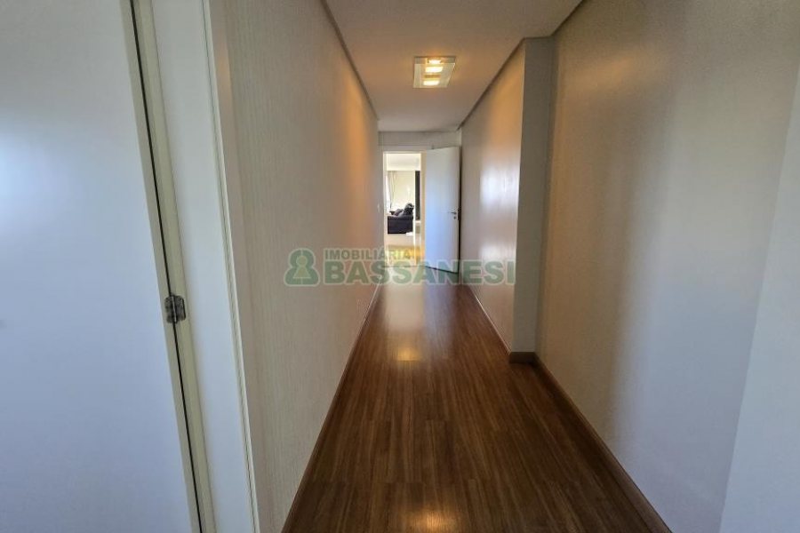 Apartamento com 193m², 3 dormitórios, 3 vagas, no bairro Panazzolo em Caxias do Sul para Comprar