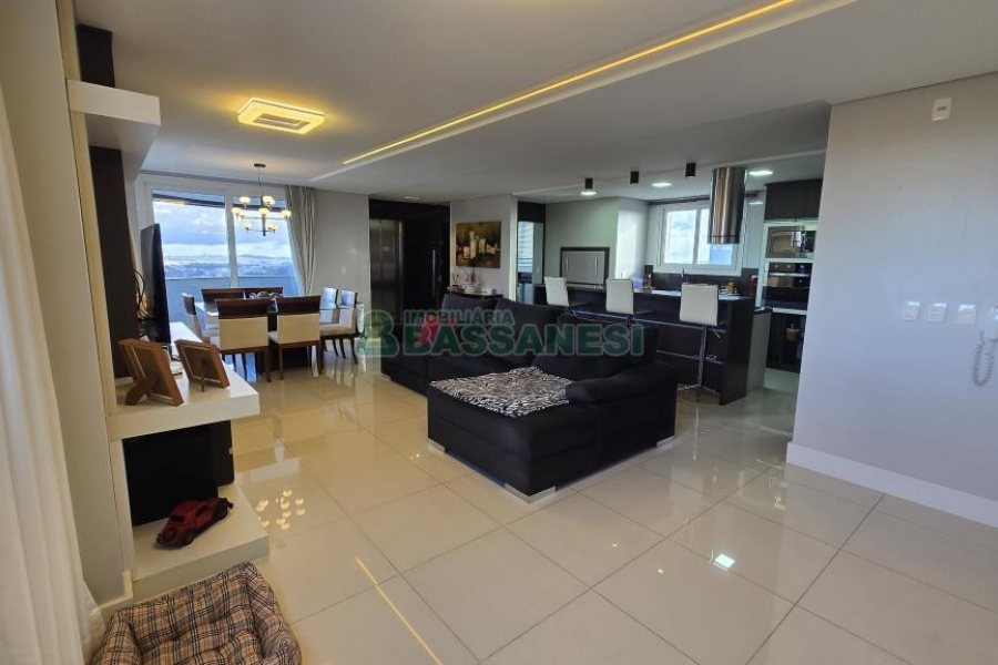 Apartamento com 193m², 3 dormitórios, 3 vagas, no bairro Panazzolo em Caxias do Sul para Comprar