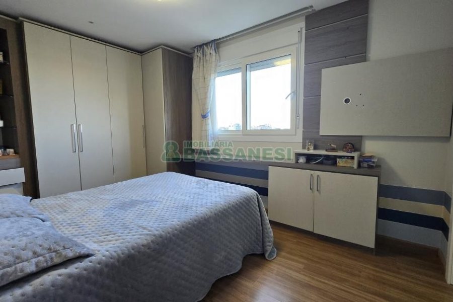 Apartamento com 193m², 3 dormitórios, 3 vagas, no bairro Panazzolo em Caxias do Sul para Comprar