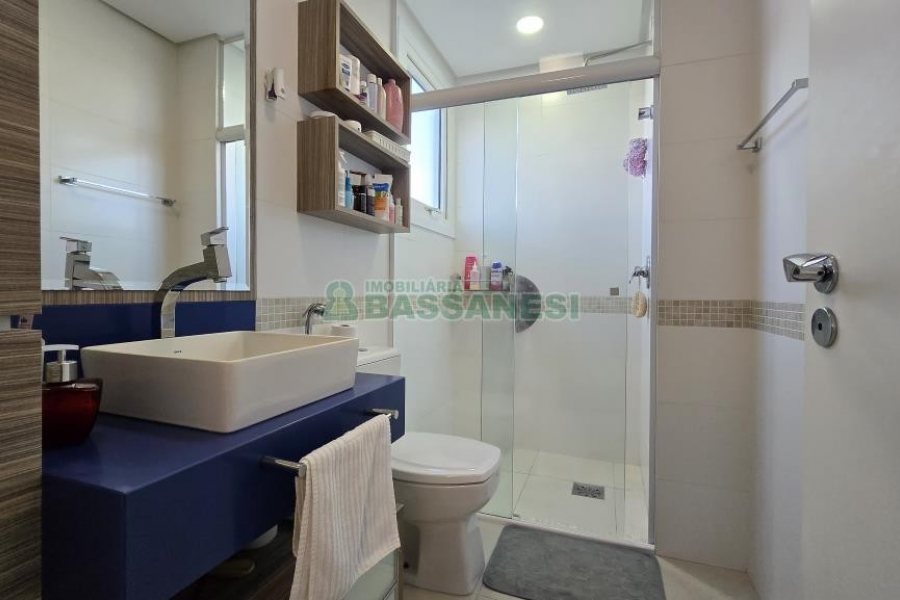 Apartamento com 193m², 3 dormitórios, 3 vagas, no bairro Panazzolo em Caxias do Sul para Comprar