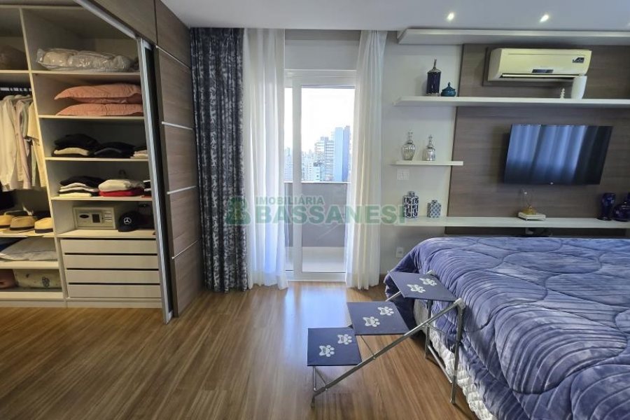 Apartamento com 193m², 3 dormitórios, 3 vagas, no bairro Panazzolo em Caxias do Sul para Comprar