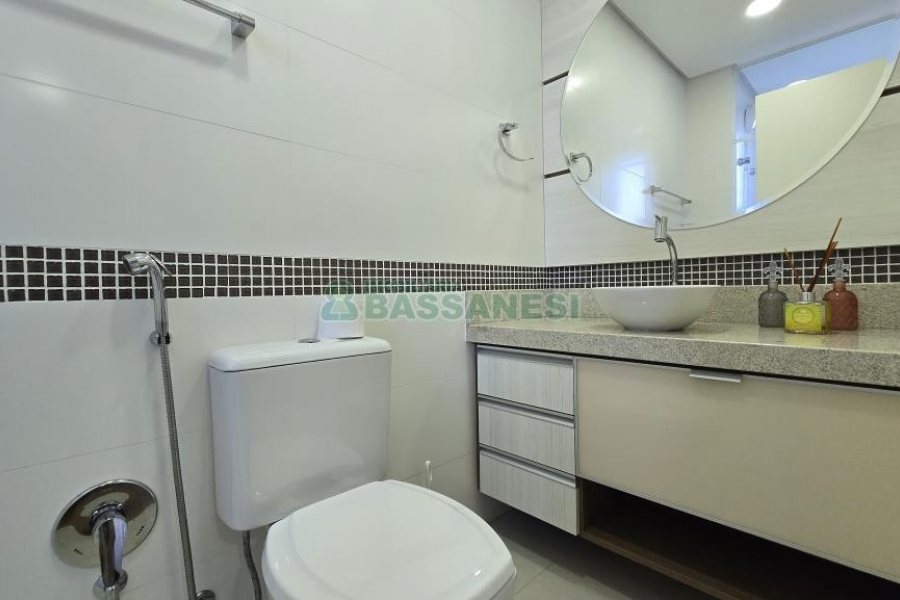 Apartamento com 193m², 3 dormitórios, 3 vagas, no bairro Panazzolo em Caxias do Sul para Comprar