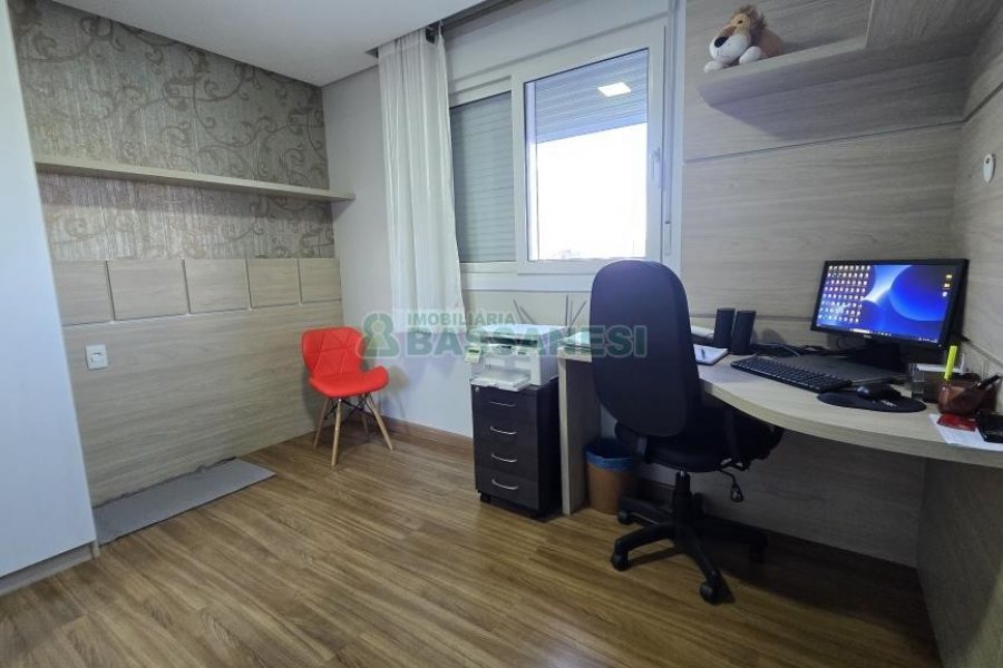 Apartamento com 193m², 3 dormitórios, 3 vagas, no bairro Panazzolo em Caxias do Sul para Comprar