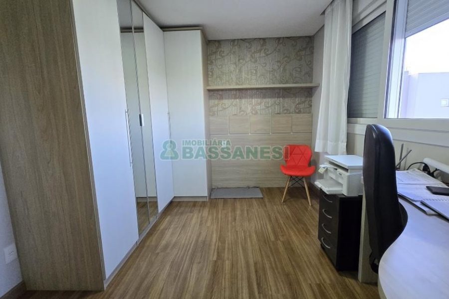 Apartamento com 193m², 3 dormitórios, 3 vagas, no bairro Panazzolo em Caxias do Sul para Comprar