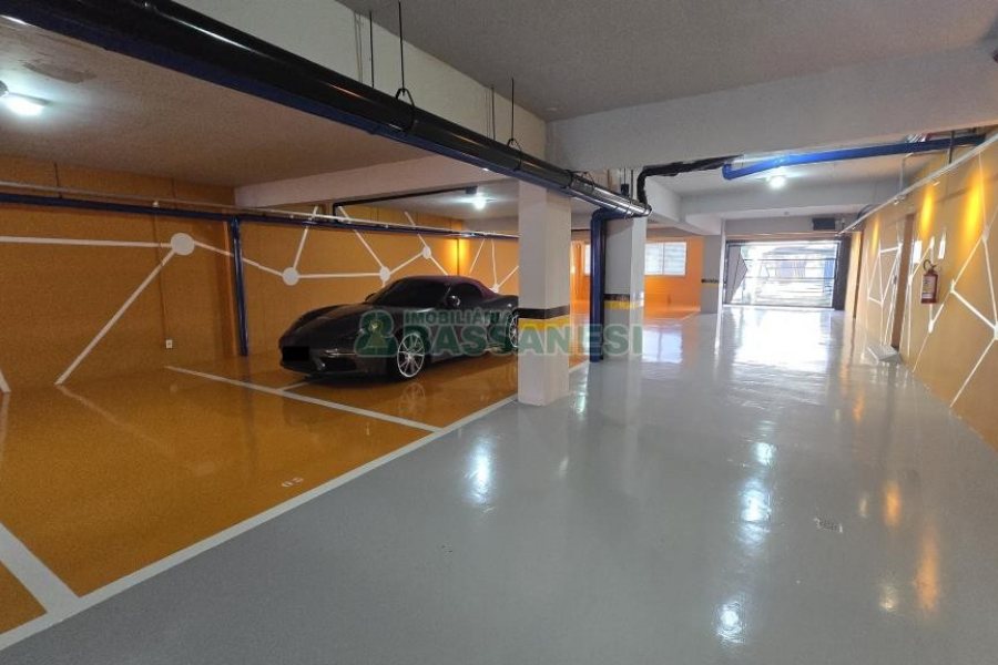 Apartamento com 193m², 3 dormitórios, 3 vagas, no bairro Panazzolo em Caxias do Sul para Comprar