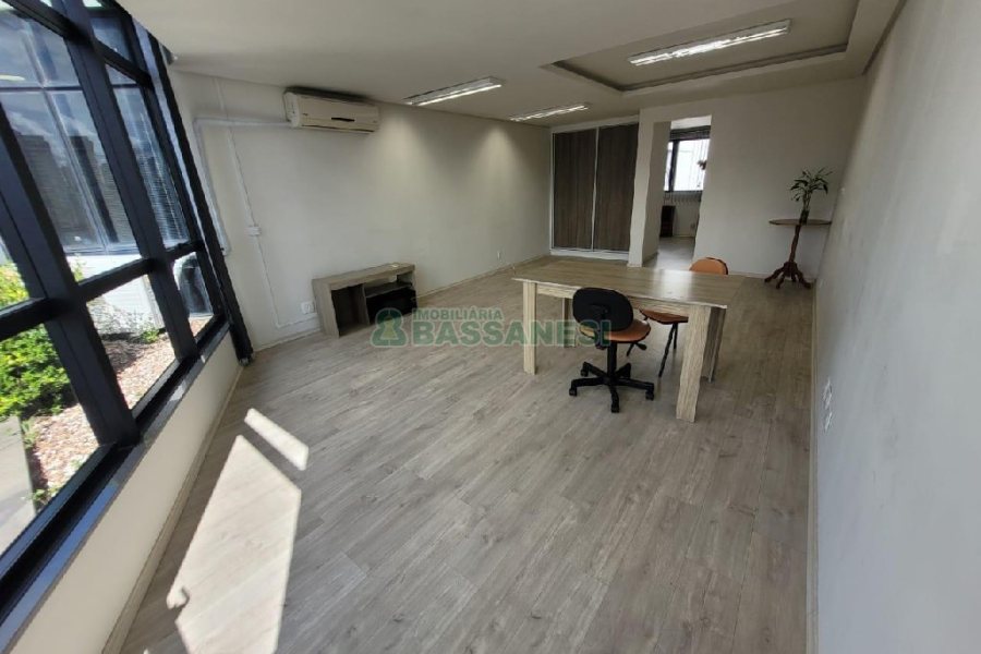 Sala com 42m², no bairro Lourdes em Caxias do Sul para Comprar