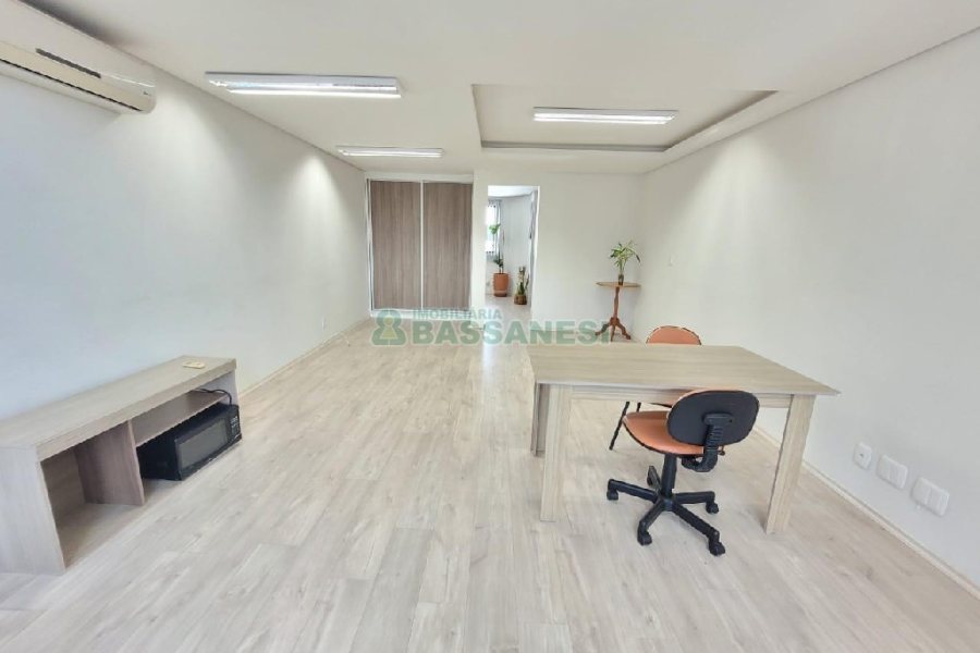 Sala com 42m², no bairro Lourdes em Caxias do Sul para Comprar