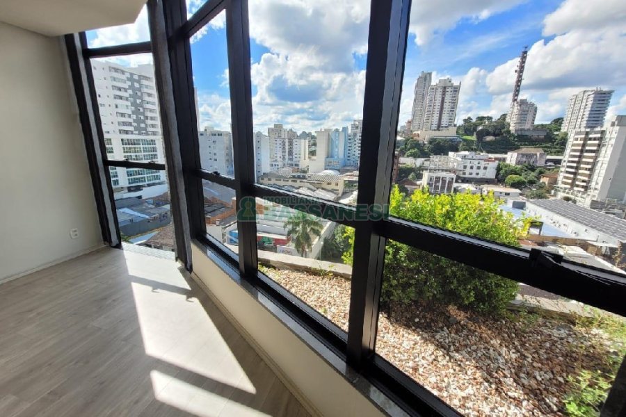 Sala com 42m², no bairro Lourdes em Caxias do Sul para Comprar