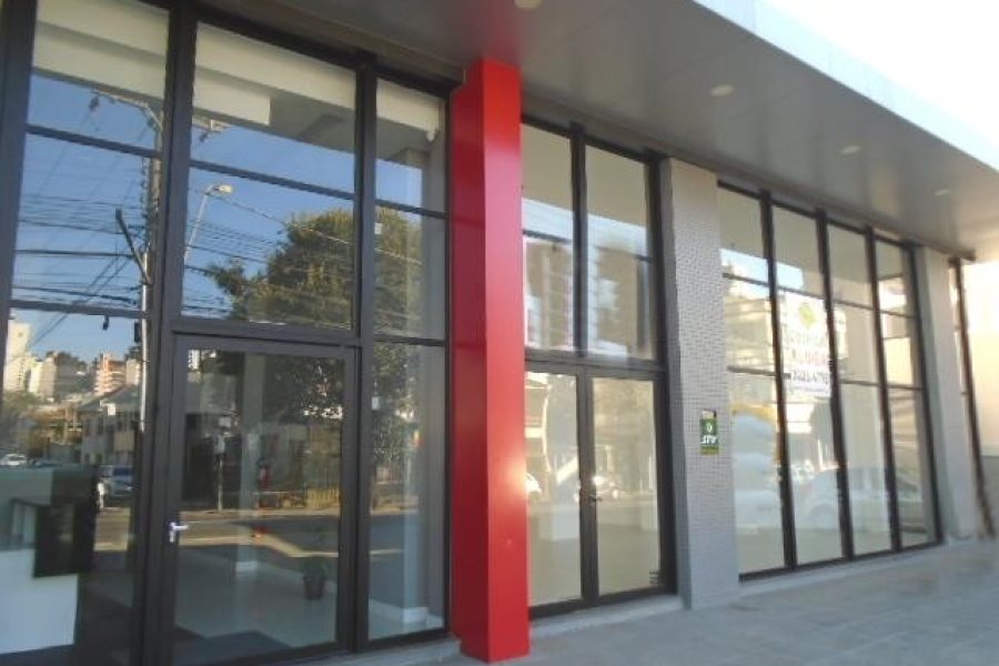 Loja com 423m², 5 vagas, no bairro Pio X em Caxias do Sul para Alugar