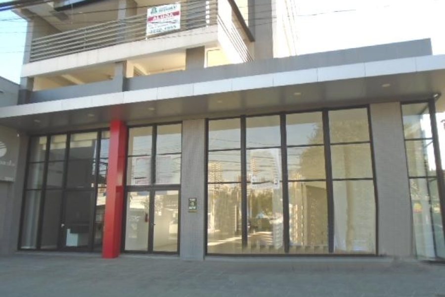 Loja com 423m², 5 vagas, no bairro Pio X em Caxias do Sul para Alugar