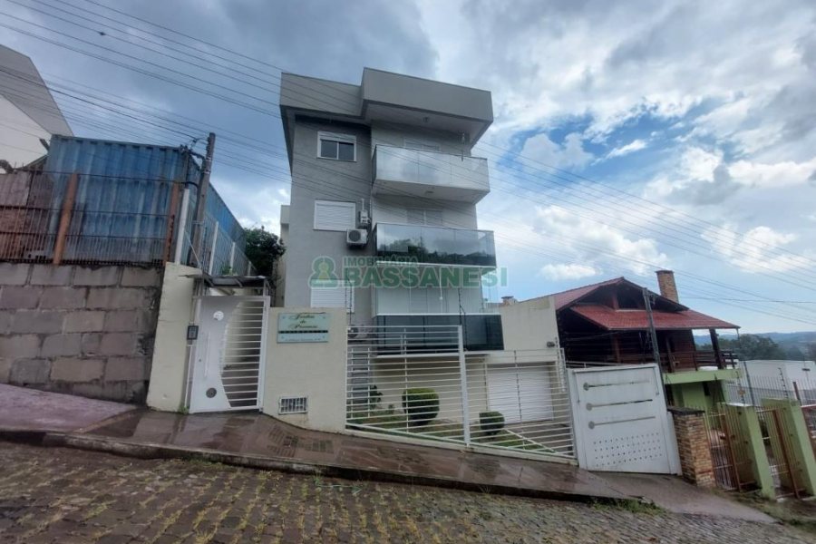 Apartamento com 67m², 2 dormitórios, 1 vaga, no bairro Vinhedos em Caxias do Sul para Comprar