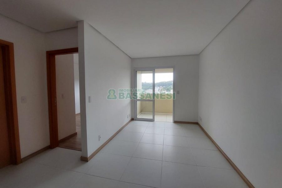 Apartamento com 67m², 2 dormitórios, 1 vaga, no bairro Vinhedos em Caxias do Sul para Comprar