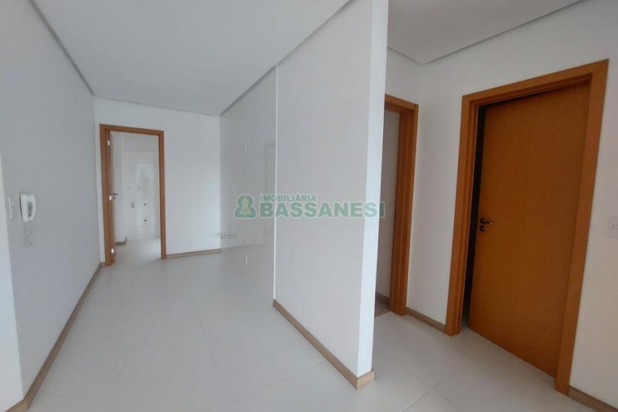 Apartamento com 67m², 2 dormitórios, 1 vaga, no bairro Vinhedos em Caxias do Sul para Comprar