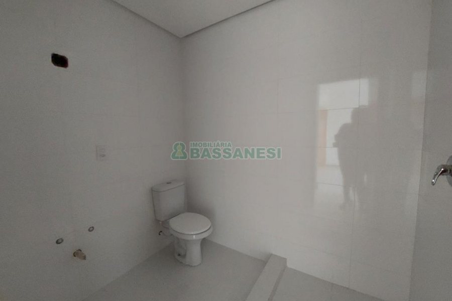 Apartamento com 67m², 2 dormitórios, 1 vaga, no bairro Vinhedos em Caxias do Sul para Comprar