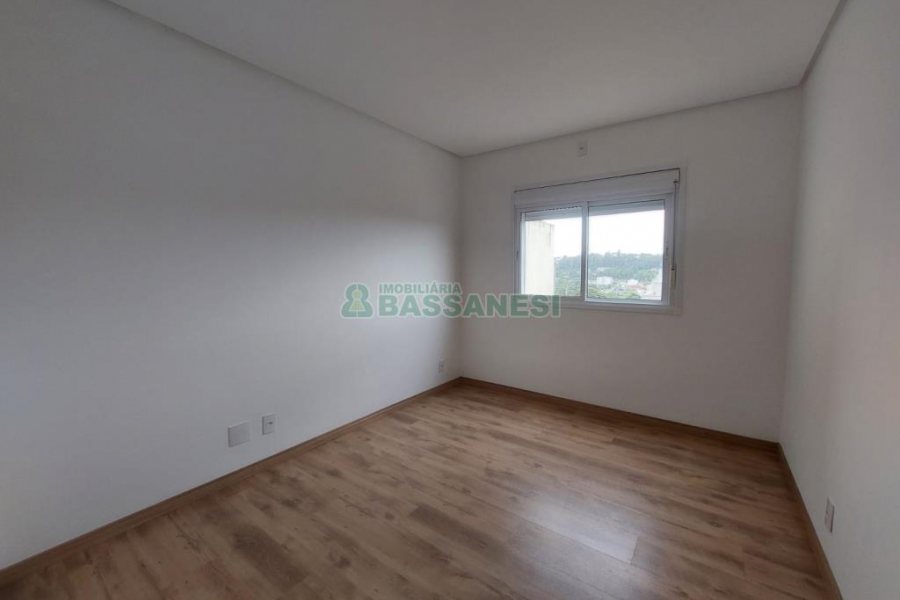 Apartamento com 67m², 2 dormitórios, 1 vaga, no bairro Vinhedos em Caxias do Sul para Comprar
