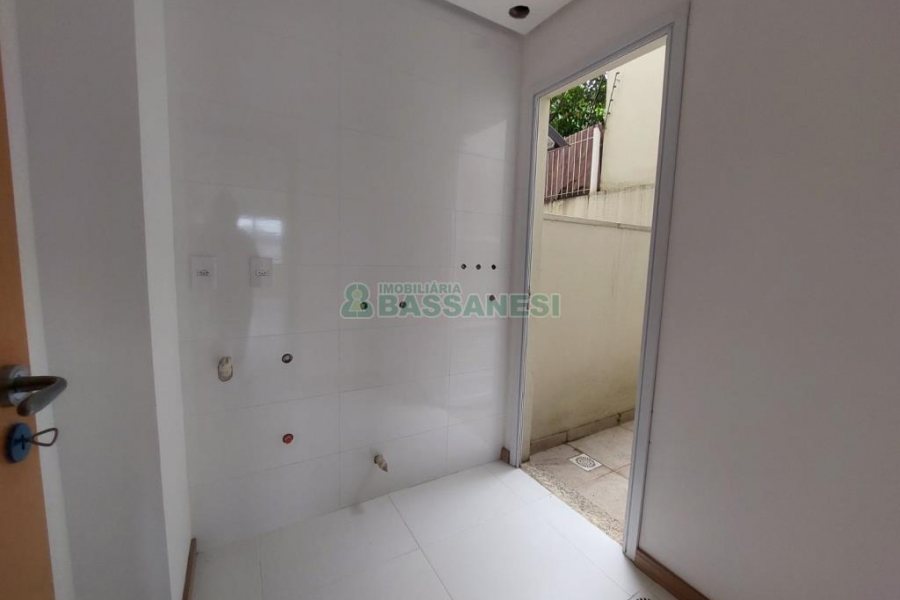 Apartamento com 67m², 2 dormitórios, 1 vaga, no bairro Vinhedos em Caxias do Sul para Comprar
