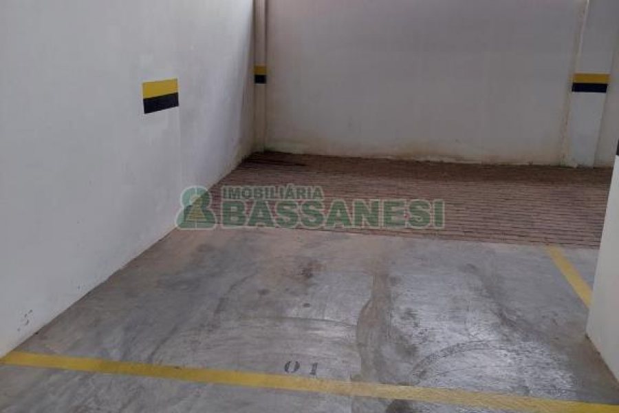 Apartamento com 67m², 2 dormitórios, 1 vaga, no bairro Vinhedos em Caxias do Sul para Comprar