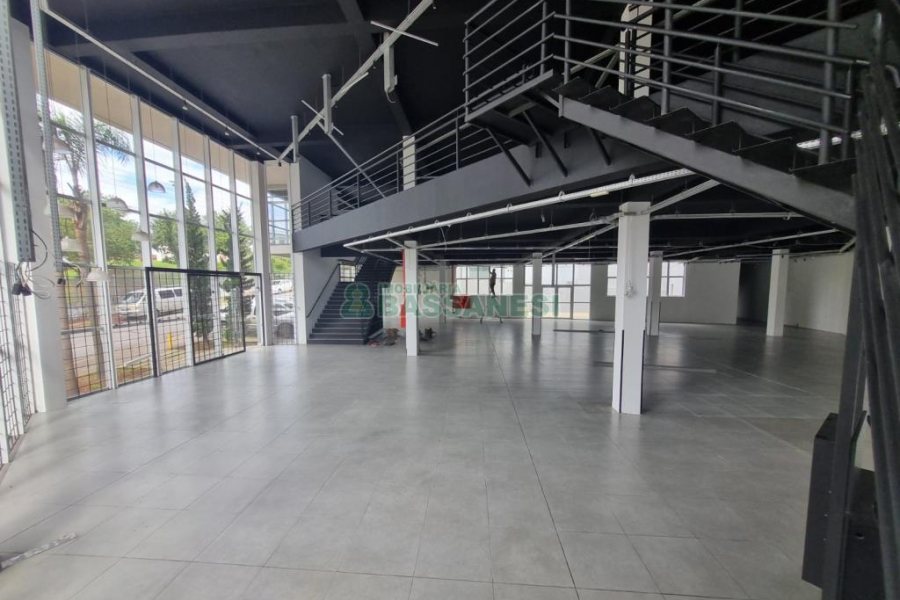 Loja com 996m², no bairro Sagrada Família em Caxias do Sul para Alugar