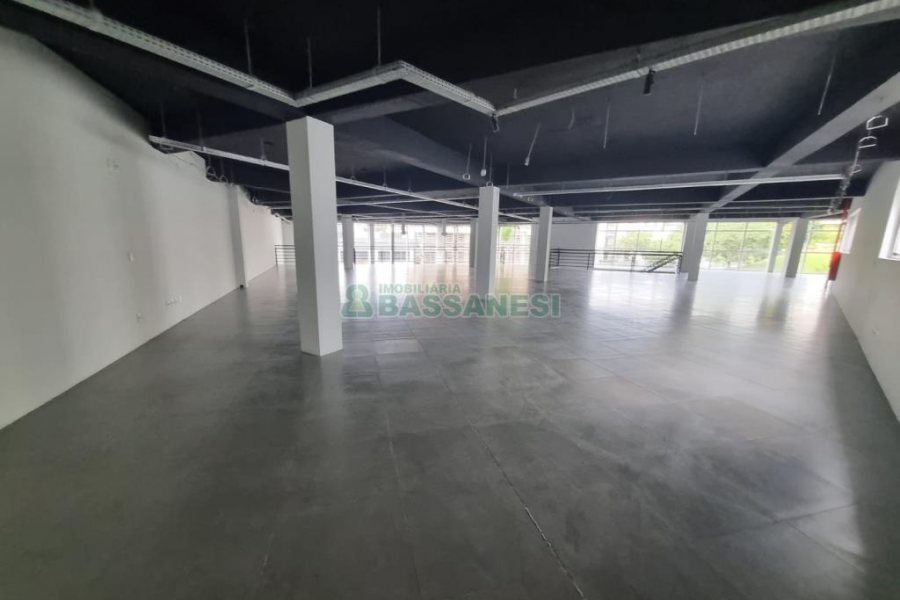 Loja com 996m², no bairro Sagrada Família em Caxias do Sul para Alugar