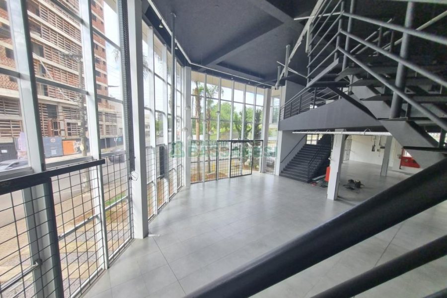 Loja com 996m², no bairro Sagrada Família em Caxias do Sul para Alugar