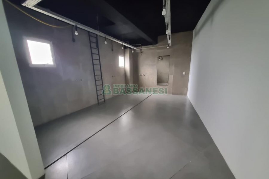 Loja com 996m², no bairro Sagrada Família em Caxias do Sul para Alugar