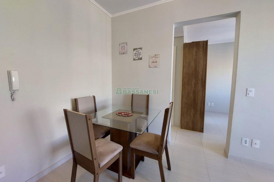Apto Mobiliado com 47m², 1 dormitório, 1 vaga, no bairro Centro em Caxias do Sul para Alugar