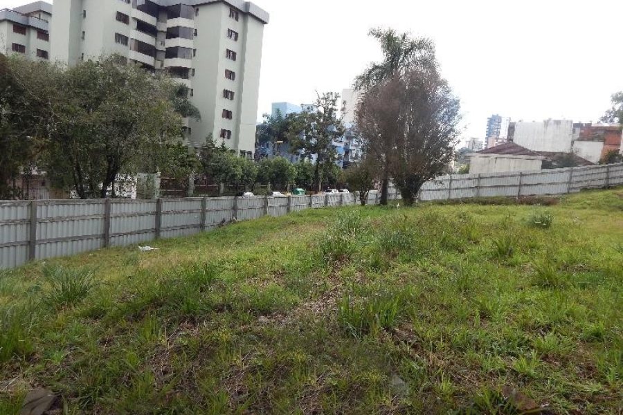 Terreno com 1420m², no bairro Pio X em Caxias do Sul para Alugar ou Comprar