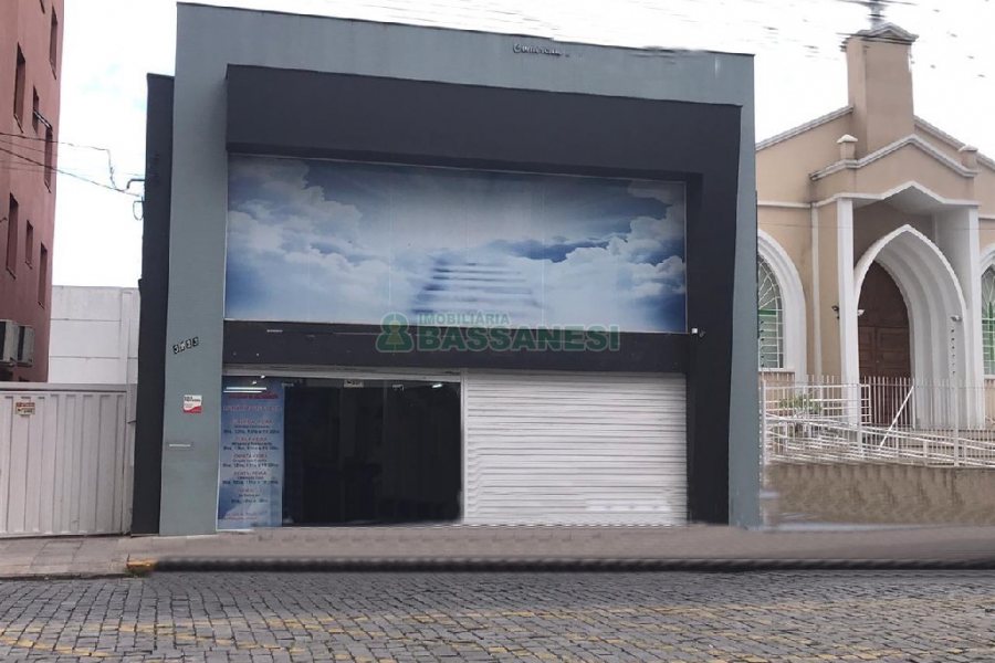 Loja com 330m², no bairro Cinqüentenário em Caxias do Sul para Alugar