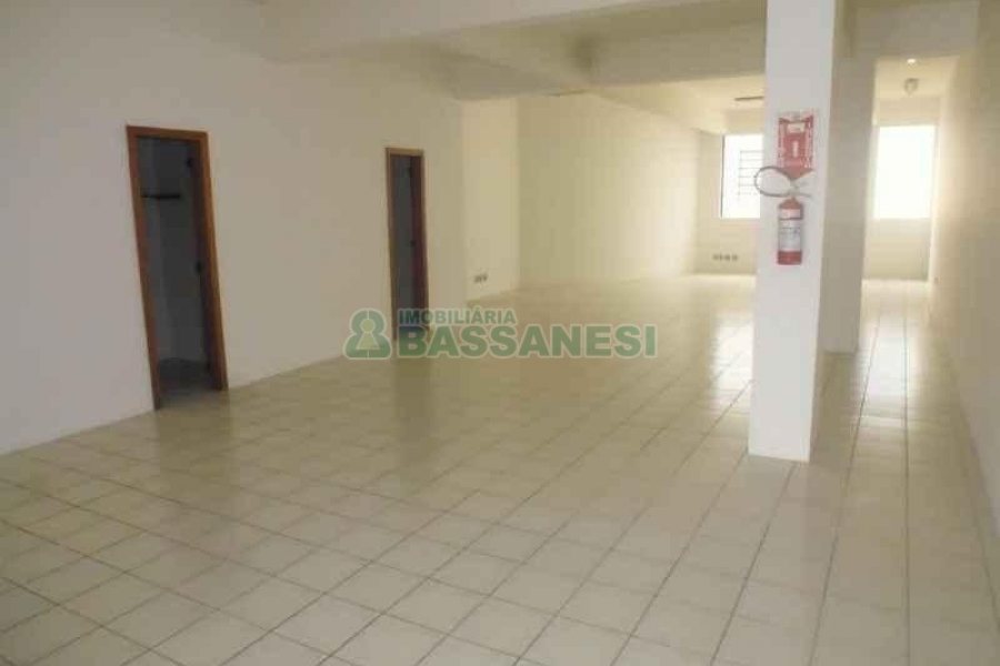 Loja com 292m², 10 vagas, no bairro Centro em Caxias do Sul para Alugar