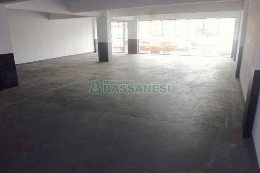Loja com 292m², 10 vagas, no bairro Centro em Caxias do Sul para Alugar