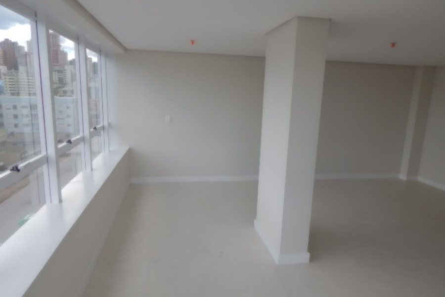 Sala com 52m², 1 vaga, no bairro Pio X em Caxias do Sul para Comprar