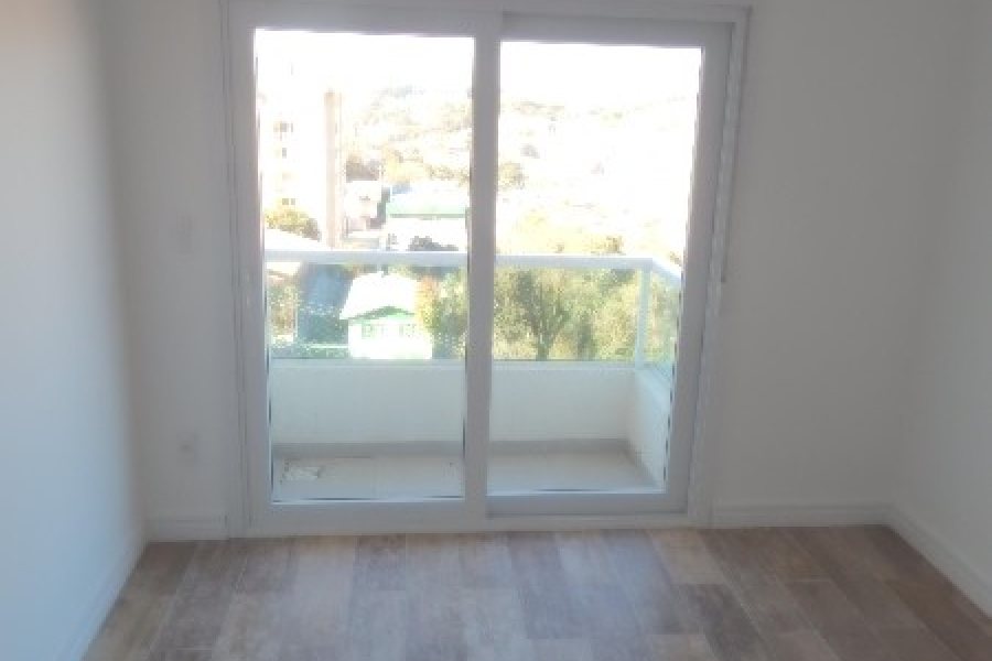 Apartamento com 80m², 2 dormitórios, 2 vagas, no bairro Panazzolo em Caxias do Sul para Comprar