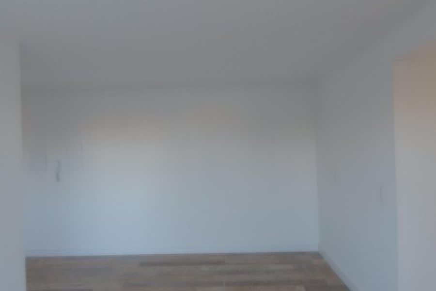 Apartamento com 80m², 2 dormitórios, 2 vagas, no bairro Panazzolo em Caxias do Sul para Comprar
