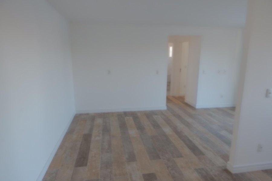 Apartamento com 80m², 2 dormitórios, 2 vagas, no bairro Panazzolo em Caxias do Sul para Comprar