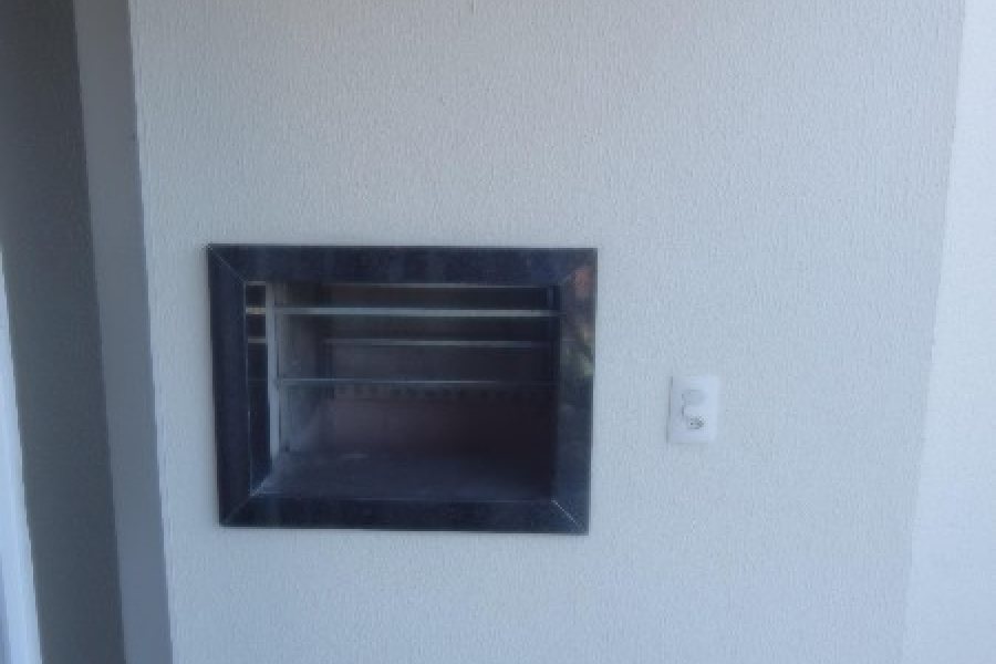 Apartamento com 80m², 2 dormitórios, 2 vagas, no bairro Panazzolo em Caxias do Sul para Comprar