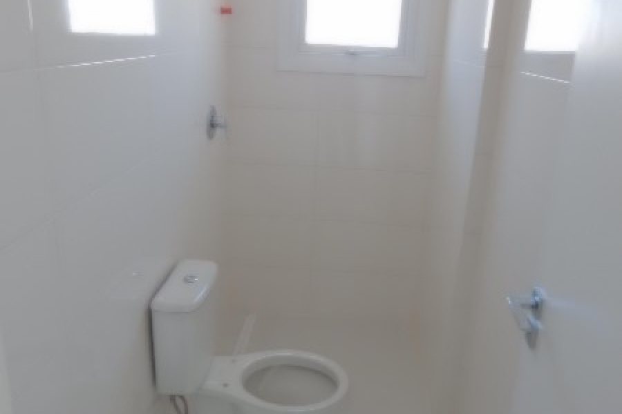 Apartamento com 80m², 2 dormitórios, 2 vagas, no bairro Panazzolo em Caxias do Sul para Comprar