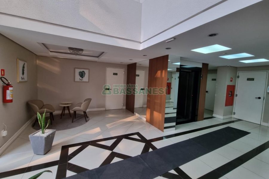 Apartamento com 77m², 3 dormitórios, 2 vagas, no bairro Pio X em Caxias do Sul para Comprar