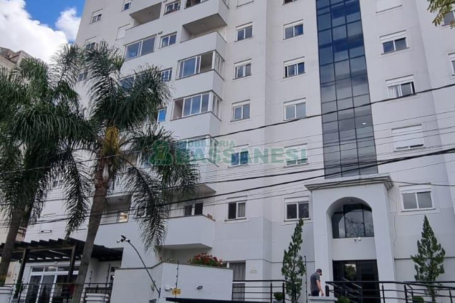 Apartamento com 77m², 3 dormitórios, 2 vagas, no bairro Pio X em Caxias do Sul para Comprar