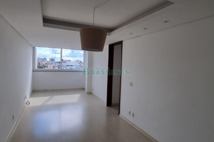 Apartamento com 77m², 3 dormitórios, 2 vagas, no bairro Pio X em Caxias do Sul para Comprar