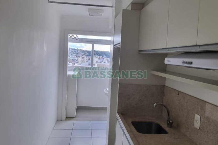 Apartamento com 77m², 3 dormitórios, 2 vagas, no bairro Pio X em Caxias do Sul para Comprar