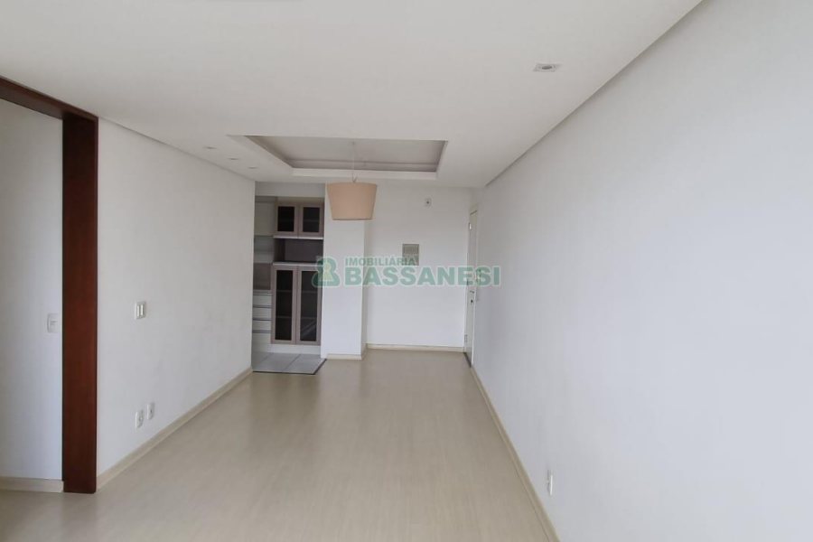 Apartamento com 77m², 3 dormitórios, 2 vagas, no bairro Pio X em Caxias do Sul para Comprar