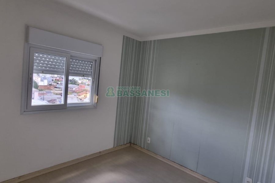 Apartamento com 77m², 3 dormitórios, 2 vagas, no bairro Pio X em Caxias do Sul para Comprar