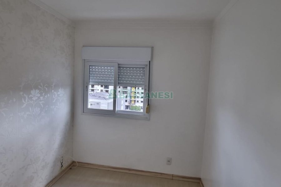 Apartamento com 77m², 3 dormitórios, 2 vagas, no bairro Pio X em Caxias do Sul para Comprar