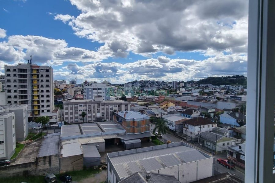 Apartamento com 77m², 3 dormitórios, 2 vagas, no bairro Pio X em Caxias do Sul para Comprar